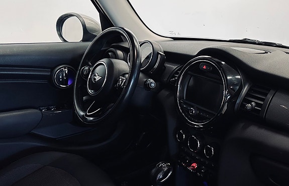 MINI Cooper 10 of 12