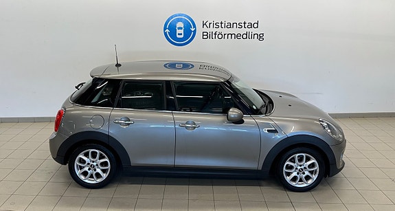 MINI Cooper 7 of 12