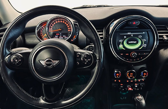 MINI Cooper 11 of 12