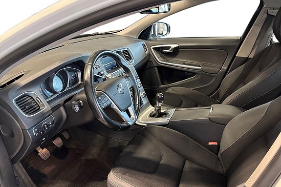 Volvo S60 12 of 30