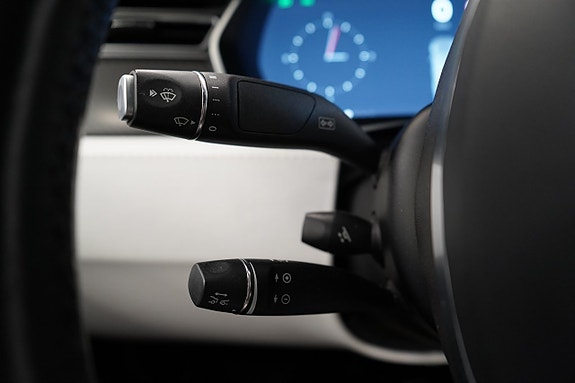 Tesla Model X 17 of 26