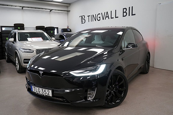 Tesla Model X 9 of 26