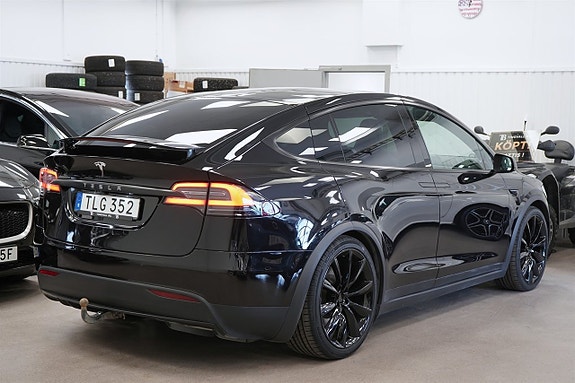 Tesla Model X 5 of 26