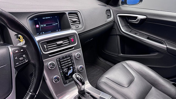 Volvo V60 9 of 16
