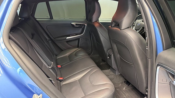 Volvo V60 10 of 16