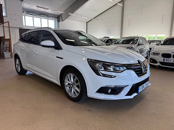Renault Megane 2 of 9