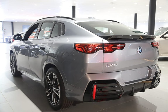 BMW iX2 5 of 9