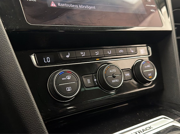 Volkswagen Passat Alltrack 20 of 30
