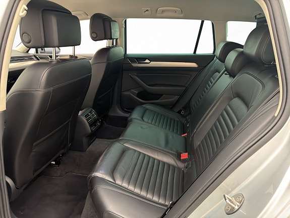 Volkswagen Passat Alltrack 25 of 30