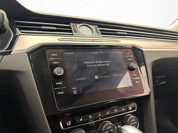 Volkswagen Passat Alltrack 19 of 30