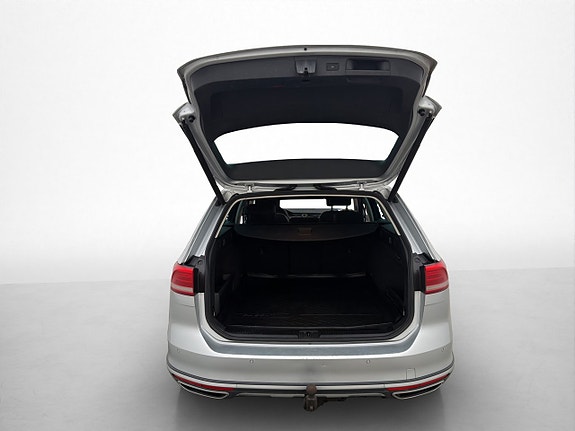 Volkswagen Passat Alltrack 26 of 30