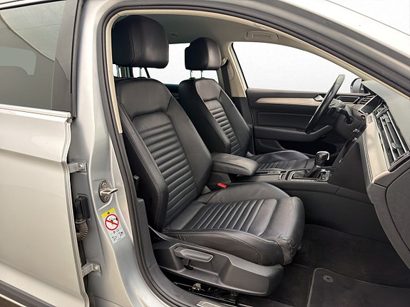 Volkswagen Passat Alltrack 23 of 30