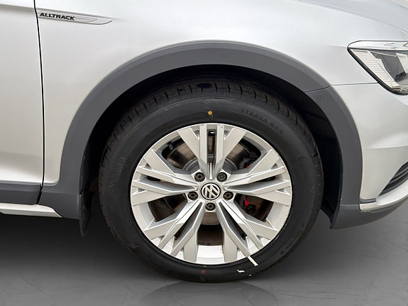 Volkswagen Passat Alltrack 30 of 30