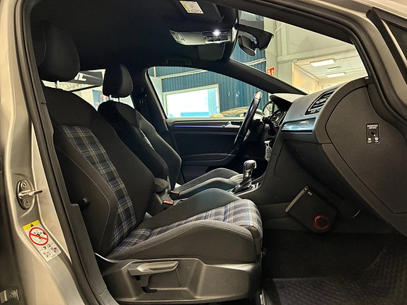 Volkswagen Golf I 12 of 25