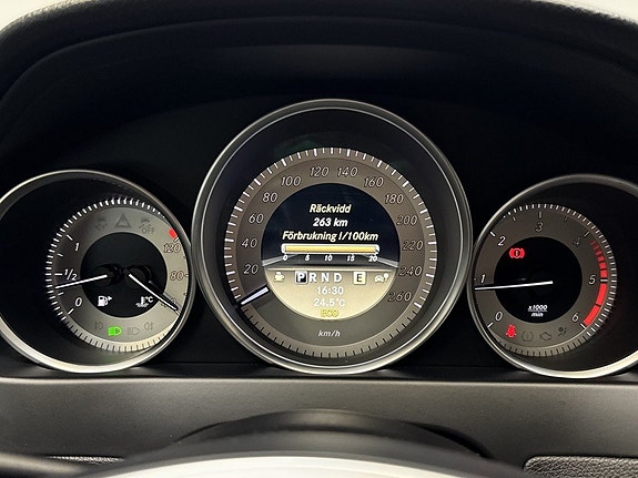 Mercedes-Benz C220 16 of 16