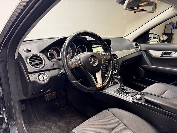 Mercedes-Benz C220 8 of 16