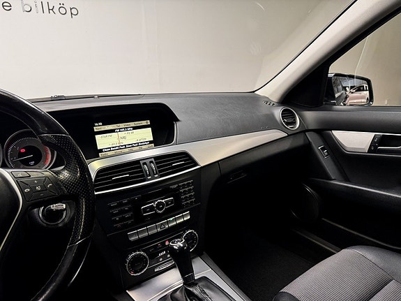 Mercedes-Benz C220 10 of 16