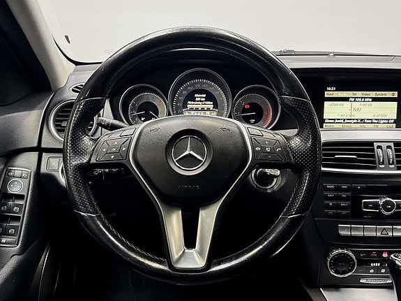 Mercedes-Benz C220 15 of 16