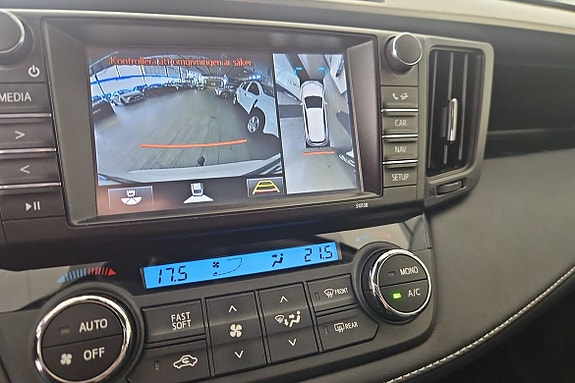 Toyota RAV4 14 of 16