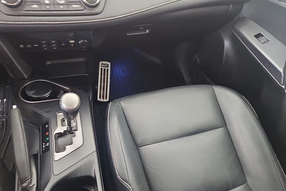 Toyota RAV4 15 of 16