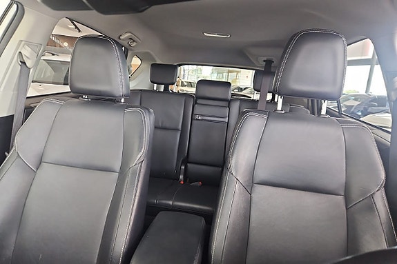 Toyota RAV4 12 of 16