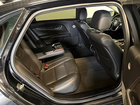 Cadillac XTS 13 of 22