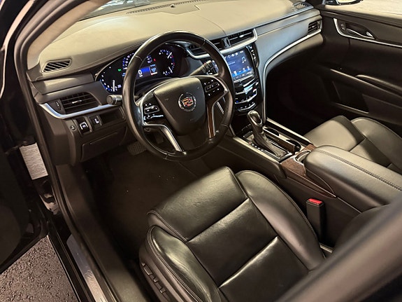 Cadillac XTS 16 of 22