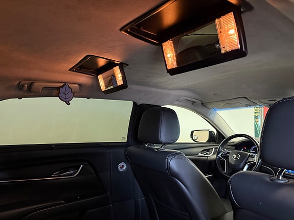 Cadillac XTS 14 of 22