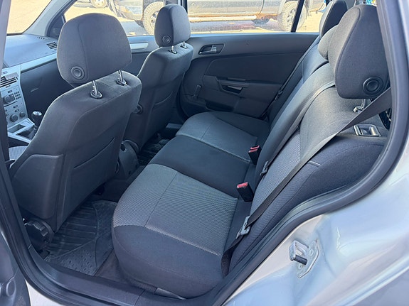 Opel Astra 6 of 10