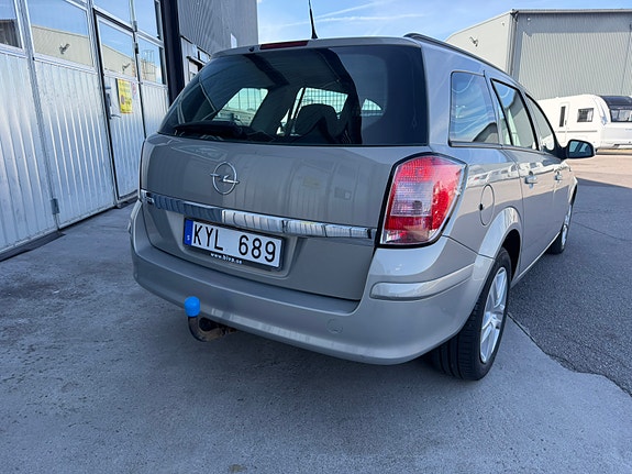 Opel Astra 4 of 10