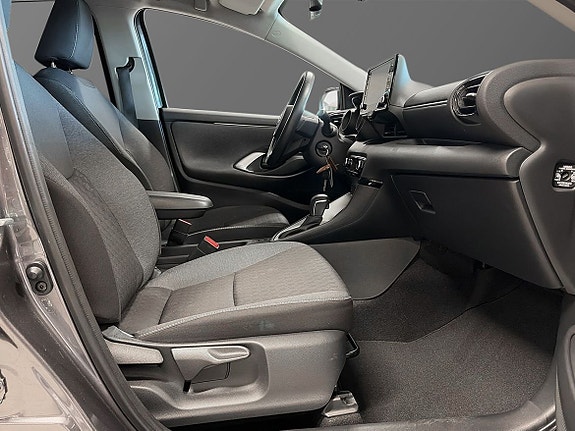 Toyota Yaris 7 of 11