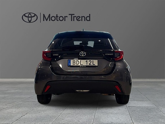 Toyota Yaris 4 of 11
