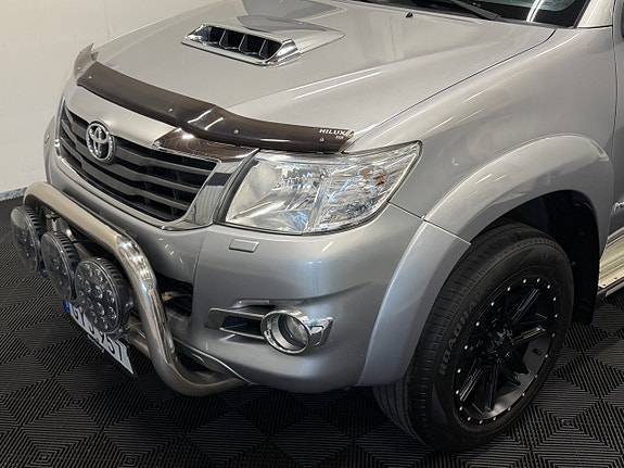 Toyota HiLux 4 of 30