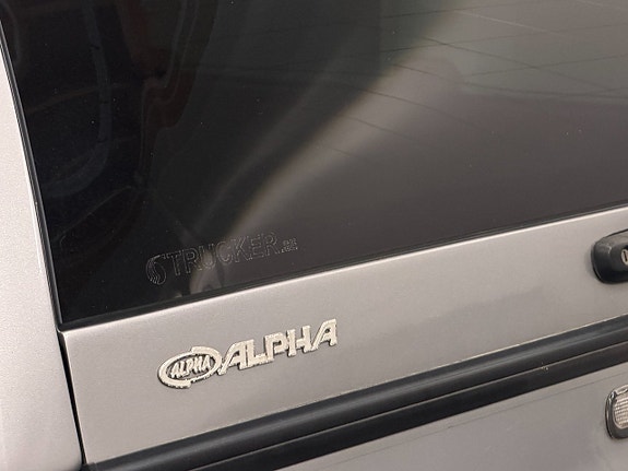 Toyota HiLux 19 of 30