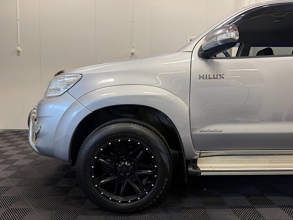 Toyota HiLux 8 of 30
