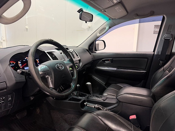 Toyota HiLux 20 of 30