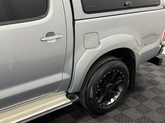 Toyota HiLux 10 of 30