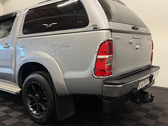 Toyota HiLux 11 of 30