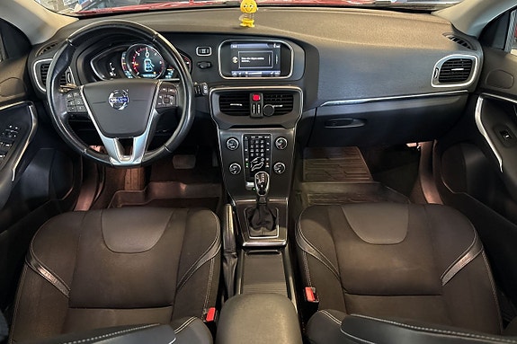 Volvo V40 17 of 20