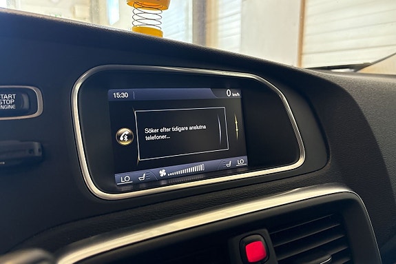 Volvo V40 14 of 20