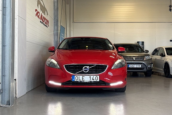 Volvo V40 3 of 20