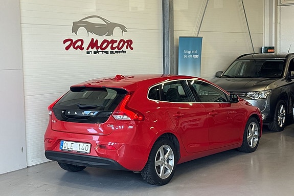 Volvo V40 8 of 20