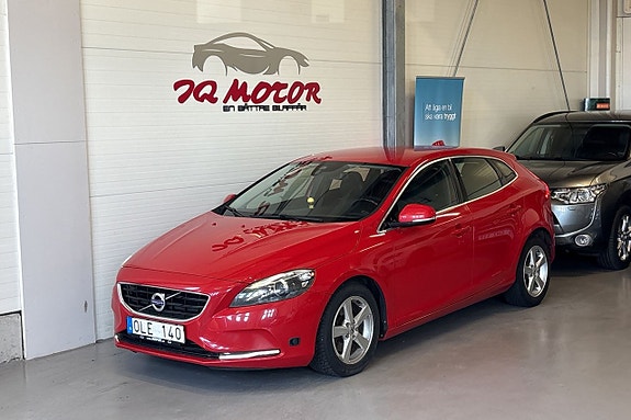 Volvo V40 2 of 20