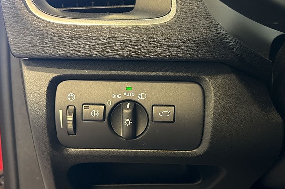 Volvo V40 12 of 20