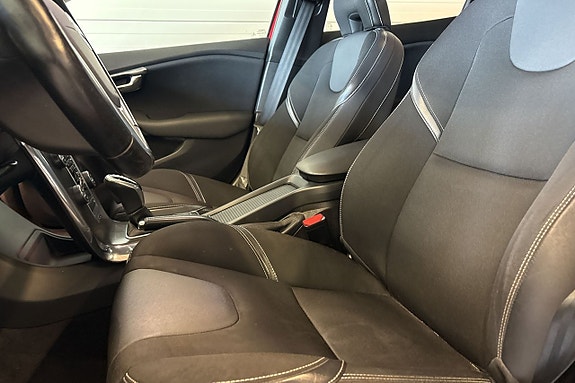 Volvo V40 11 of 20