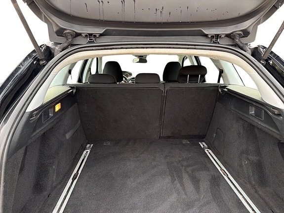 Peugeot 308 SW 11 of 21