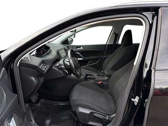 Peugeot 308 SW 16 of 21