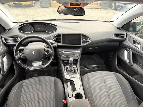 Peugeot 308 SW 15 of 21