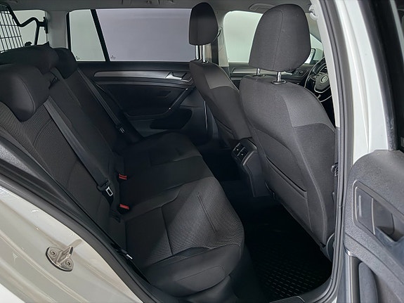 Volkswagen Golf VII 12 of 24