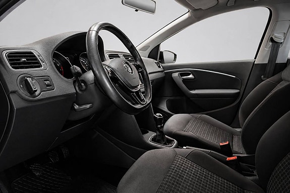 Volkswagen Polo 8 of 17
